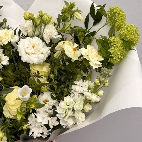 The Pearl Sympathy Bouquet