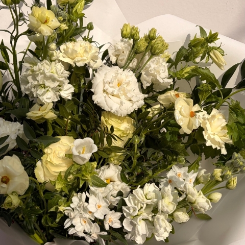 The Pearl Sympathy Bouquet